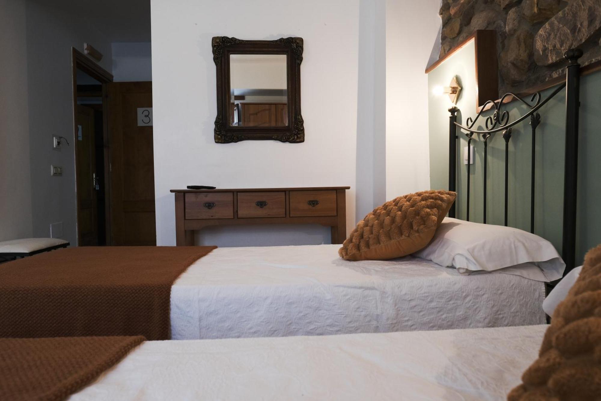 Posada La Estela De Barros Corrales De Buelna Экстерьер фото
