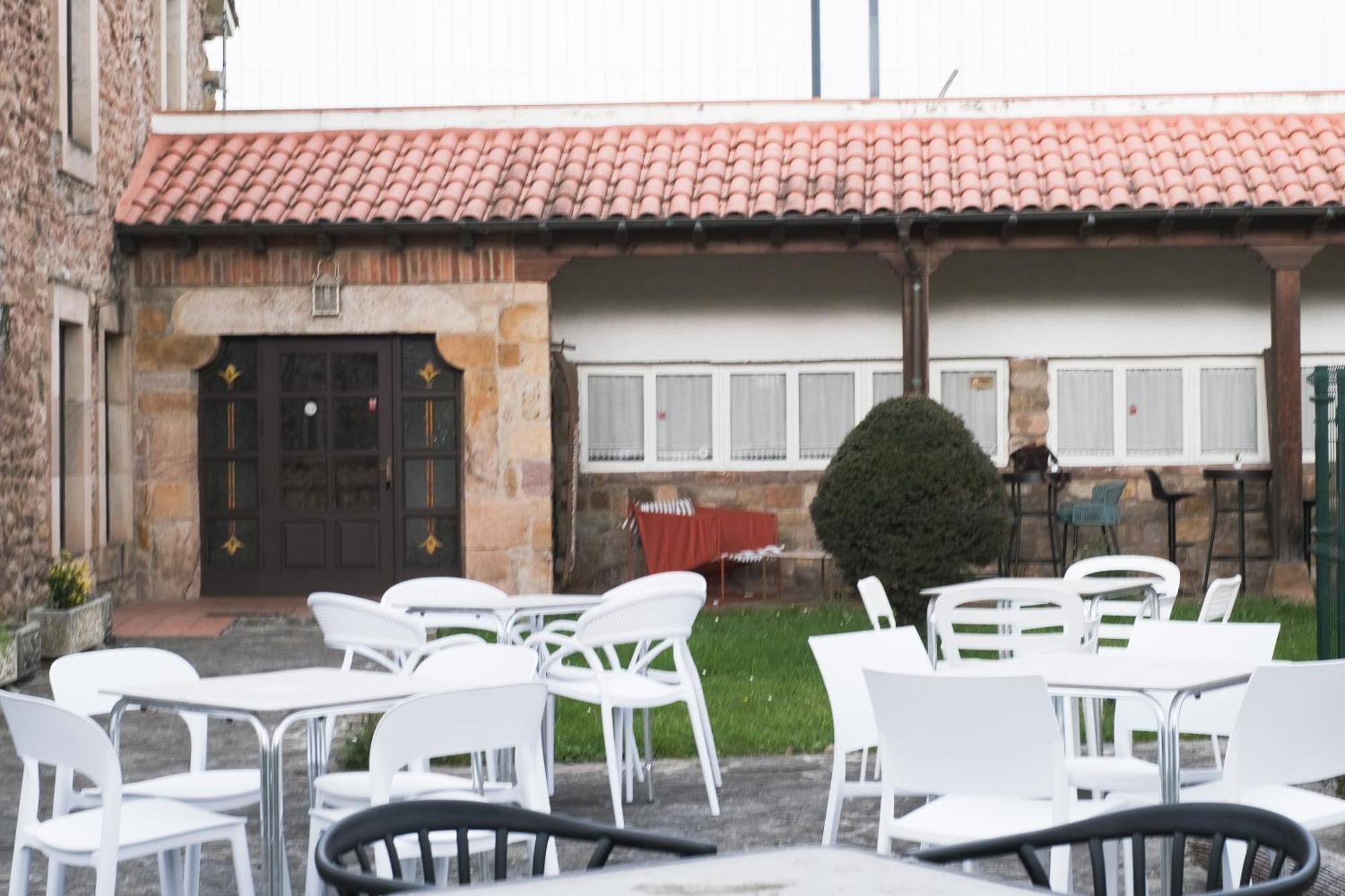 Posada La Estela De Barros Corrales De Buelna Экстерьер фото
