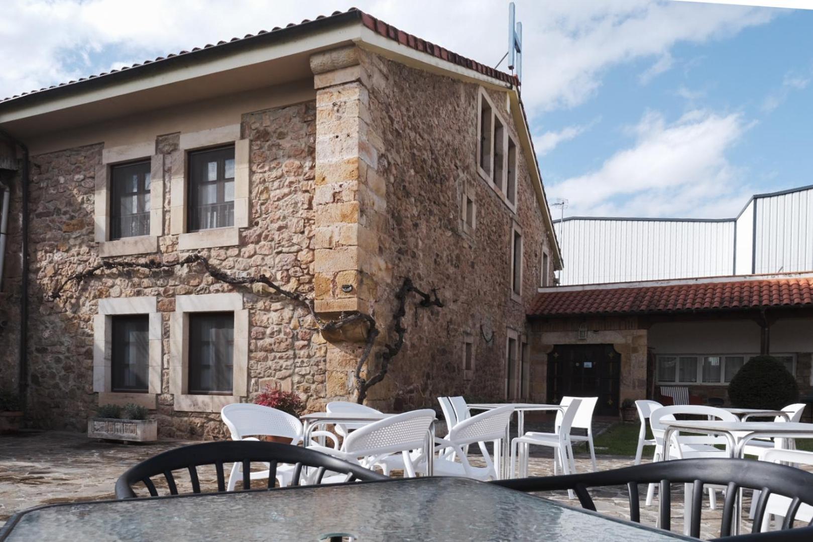 Posada La Estela De Barros Corrales De Buelna Экстерьер фото